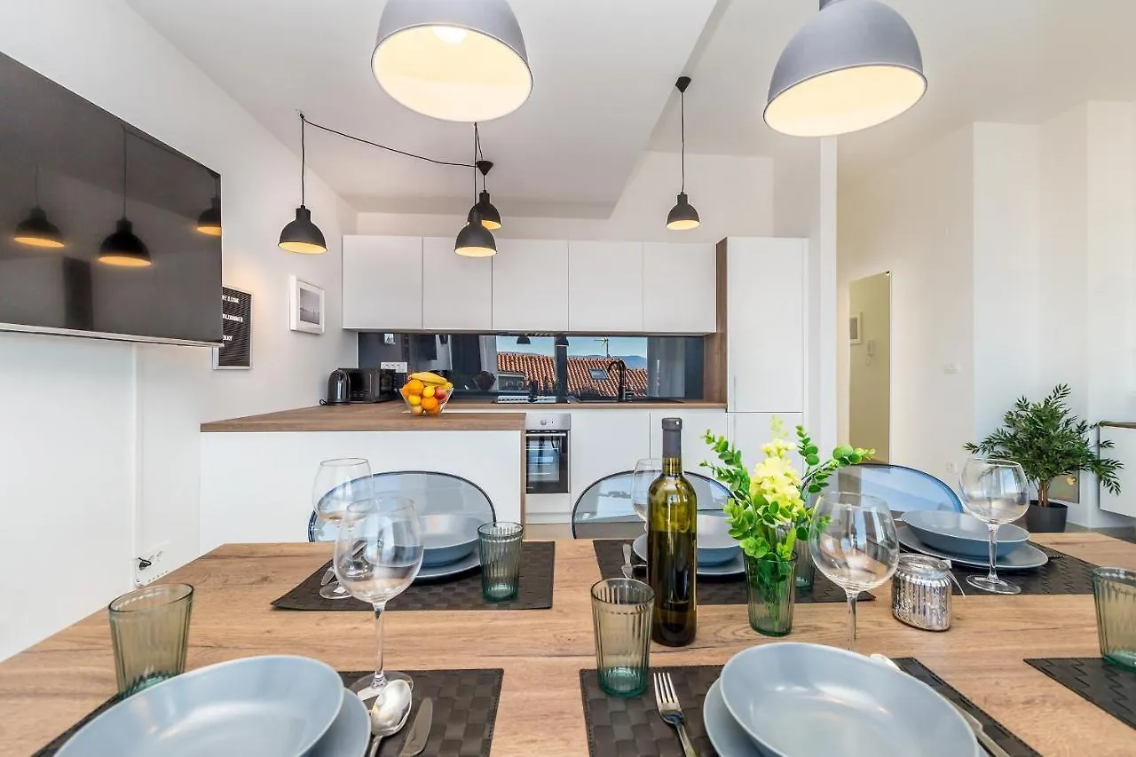 Apartments Solis Lacus Penthouse Njivice