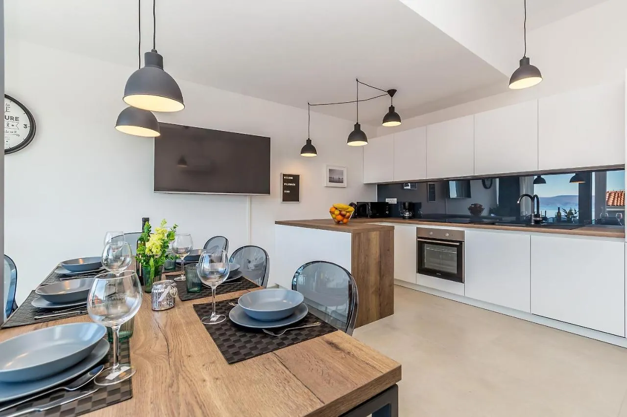 Apartments Solis Lacus Penthouse Njivice