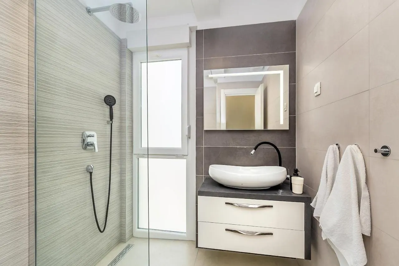 Apartments Solis Lacus Penthouse Njivice