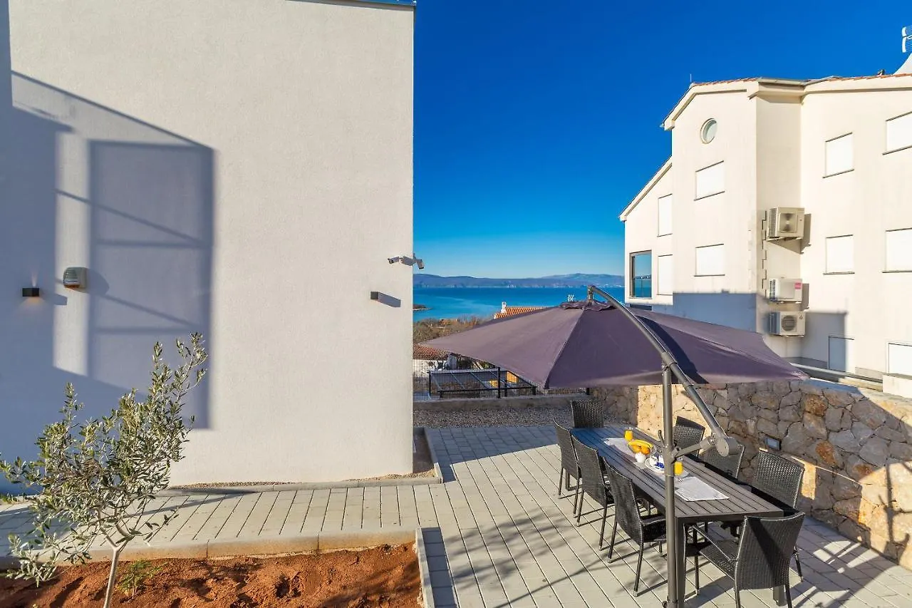 Apartments Solis Lacus Penthouse Njivice Croatia