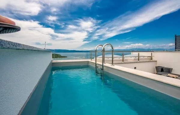 Apartments Solis Lacus Penthouse Njivice