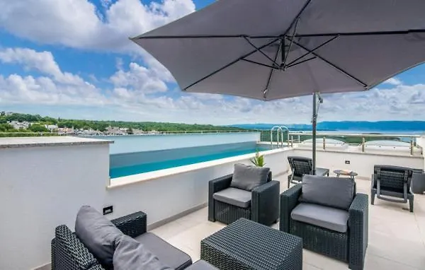 Apartments Solis Lacus Penthouse Njivice Croatia